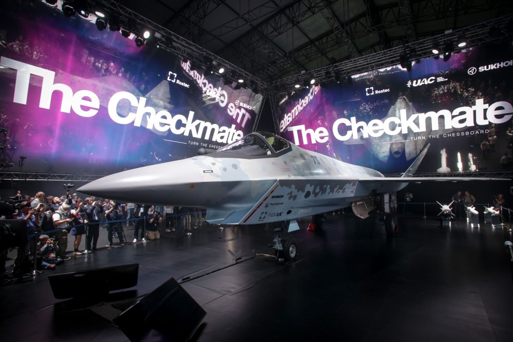 20 июля 2021 года на авиасалоне МАКС-2021 прошла презентация прототипа нового российского лёгкого однодвигательного тактического истребителя Checkmate