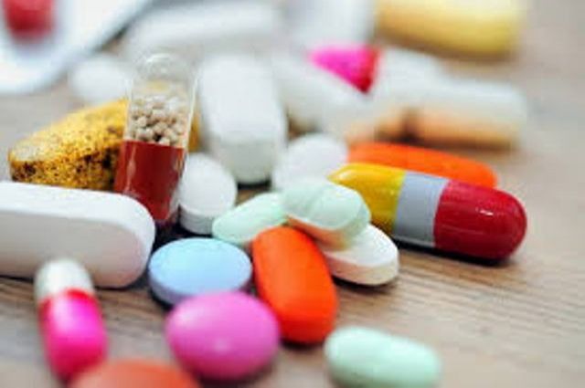 Высокая эффективность: Британия одобрила COVID-таблетки от Pfizer