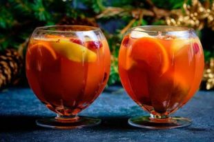 Компот из мандаринов, сухофруктов и яблок: рецепт вкусного напитка.