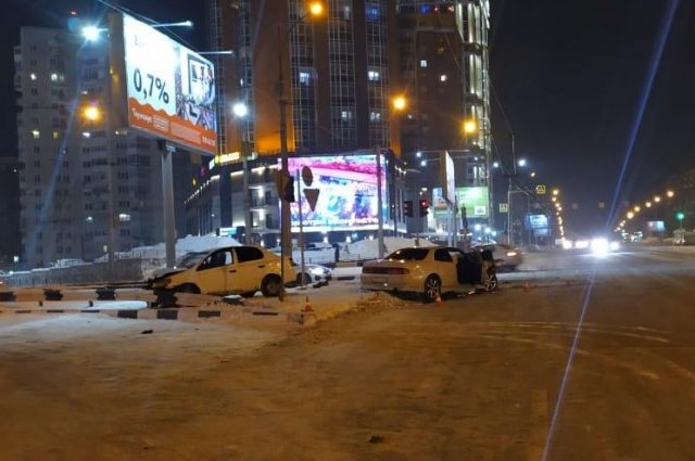 Два человека пострадали в столкновении двух «Тойот» в Новосибирске