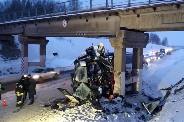 Любимов выразил соболезнования семьям погибших в ДТП с автобусом