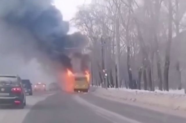 В Хабаровске сгорел автобус №101
