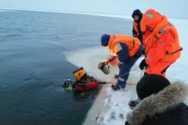 В Красноярске с теплохода в Енисей упал мужчина