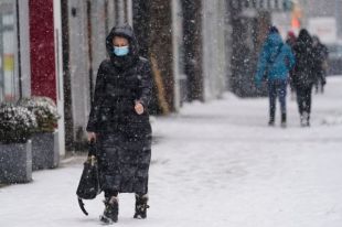 Заболеваемость коронавирусом в Украине превышена в два раза, — Минздрав