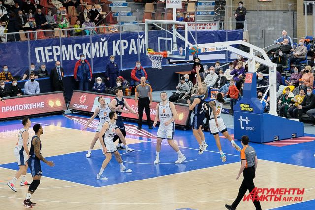 Баскетбольный матч «Парма-Париматч» - «Зенит» в Перми. Фотолента