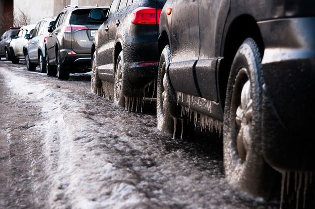 МЧС предупреждает жителей Вологодской области о снеге с дождём и гололёде