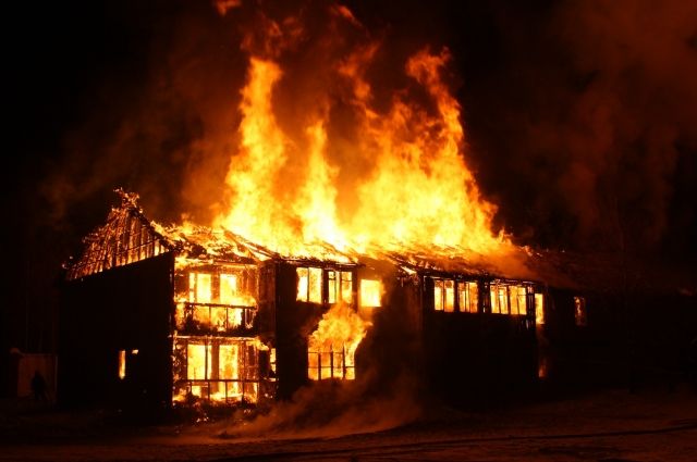 В пожаре в Мостовском районе Кубани сгорела супружеская пара