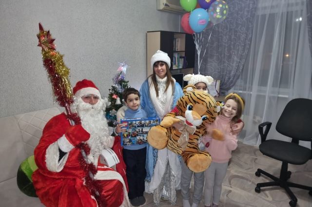 В Самаре Дед Мороз поздравил детей сотрудников вневедомственной охраны