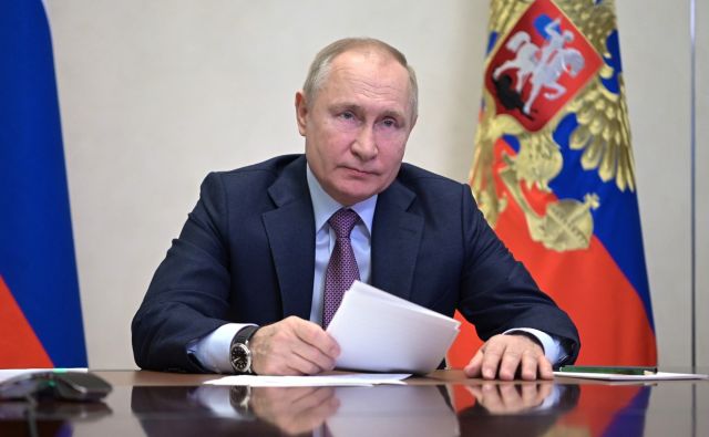 Путин дал поручения по ситуации с энергетикой в Дагестане