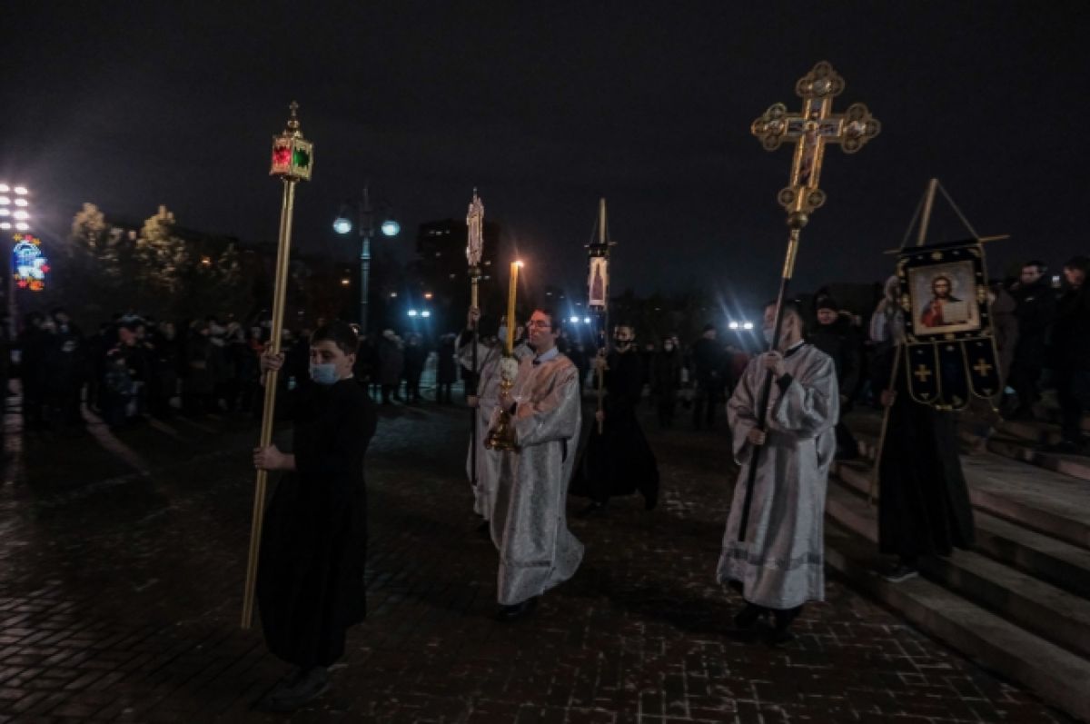 В Христорождественском храме Красноярска ночью прошло богослужение | АиФ  Красноярск