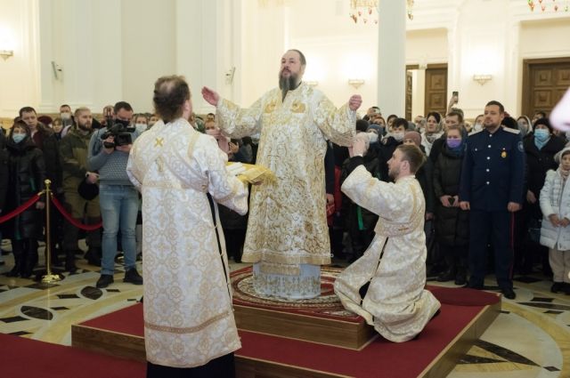В Рождество Митрополит Серафим совершил Божественную литургию в Пензе