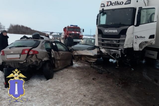 В массовом ДТП на трассе Цивильск – Ульяновск погибли два человека