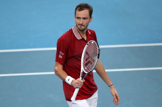 Медведев обыграл Оже-Альяссима в полуфинале командного турнира ATP Cup