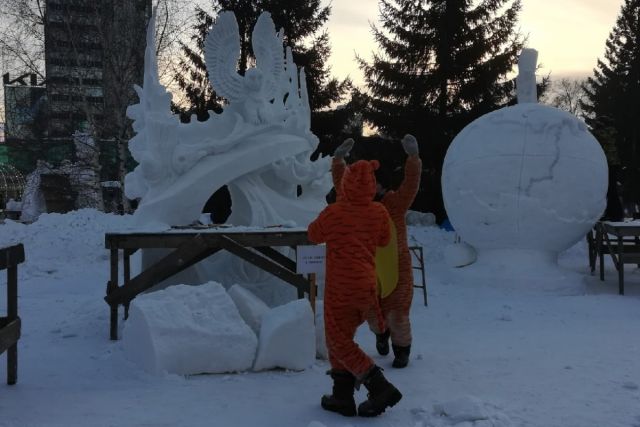 Команды из Новосибирска выиграла в 22-м фестивале снежной скульптуры