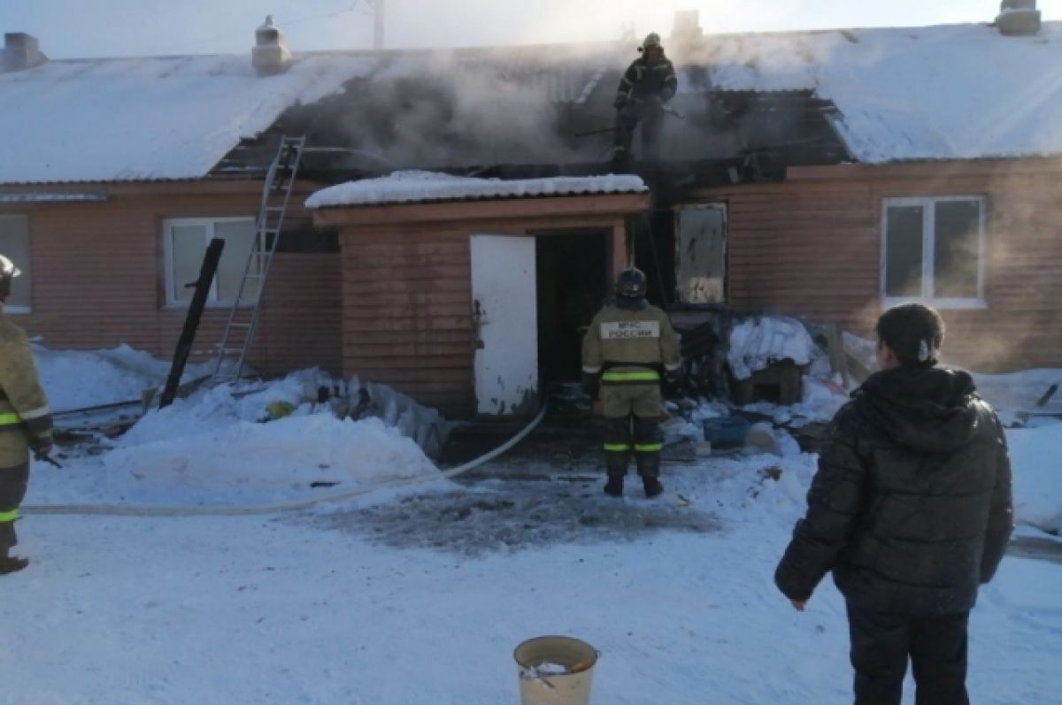 В Хабаровске из горящего дома спасли пять детей | АиФ Хабаровск