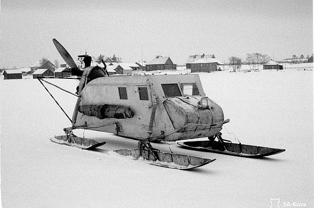 Транспортные аэросани НКЛ-16, захваченные финнами и впоследствии курсировавшими по маршруту Петрозаводск – Великая Губа. 1943 год. 