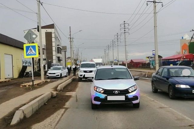 Автомобиль сбил подростка на зебре в дачном районе Ставрополя