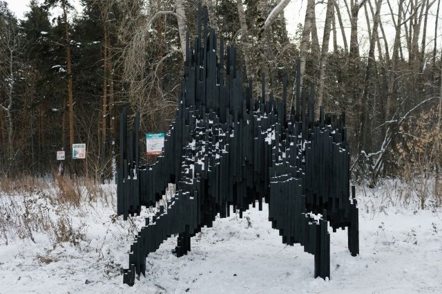 Арт-объект о лесных пожарах на Урале появился в Екатеринбурге