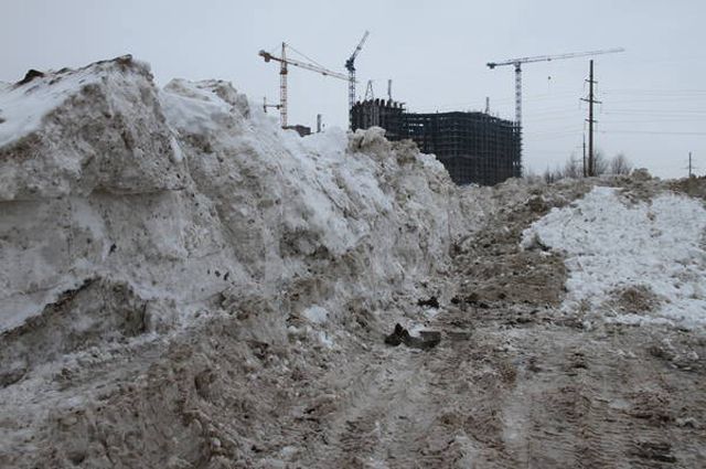 Несанкционированную снежную свалку обнаружили в одном из районов Казани