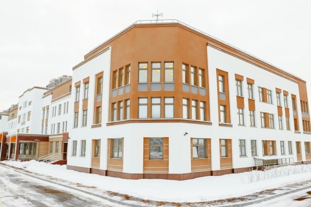 Беглов проверил готовность новой поликлиники в Красносельском районе