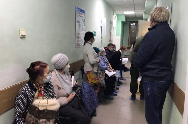 В Саратовской области могут закрыть плановый прием в поликлиниках