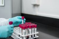 В Югре для предотвращения распространения нового штамма коронавируса было увеличено количество лабораторий