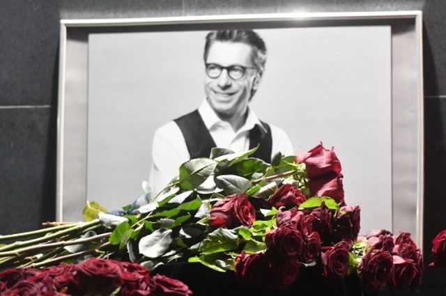 Возложение цветов в память о Зеленском в Москве