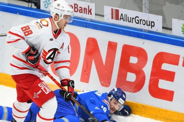 Уральские хоккеисты выиграли первый матч 2022 года на чемпионате КХЛ