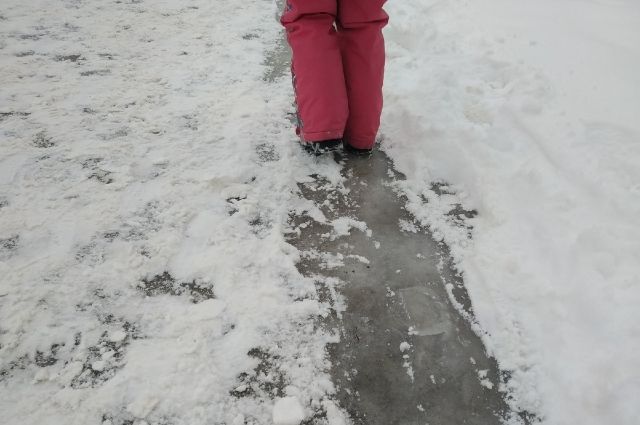 МЧС Пермского края предупреждает жителей о гололёде и сильном снеге