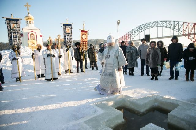Крещенские купания в Ханты-Мансийске отменили из-за тонкого льда на Иртыше