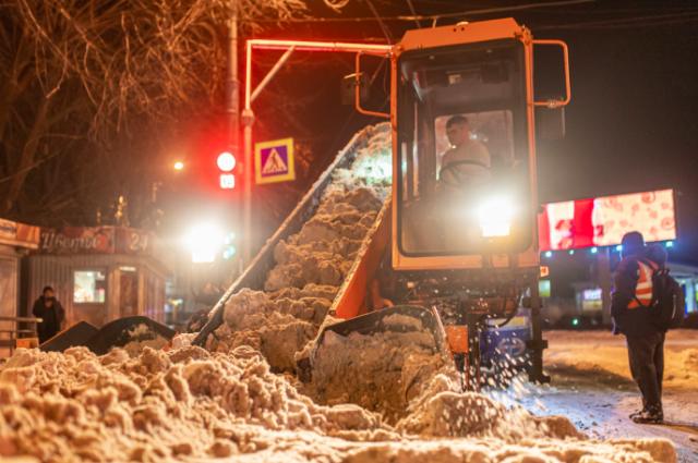 Дороги Курска от снега расчищают 57 единиц техники
