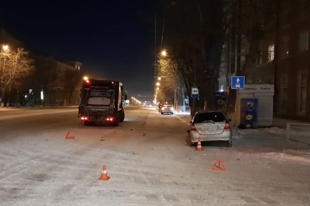 Две девушки и ребенок пострадали в ДТП с КАМАЗом в Новосибирске