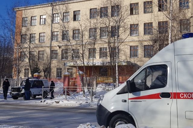 Школы Южно-Сахалинска эвакуировали из-за сообщений о минировании