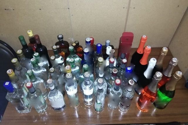За год полиция изъяла из продажи более 63 тысяч литров суррогатного алкоголя