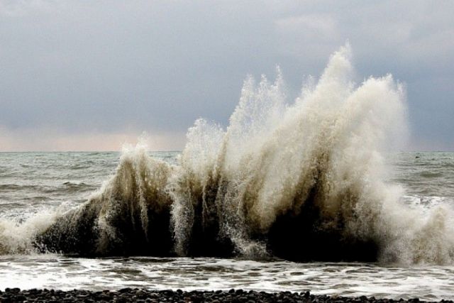 В Сочи крещенские купания отменили из-за возможного пятибалльного шторма