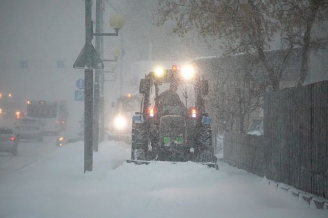 За ночь с ульяновских дорог вывезли рекордные 345 машин снега