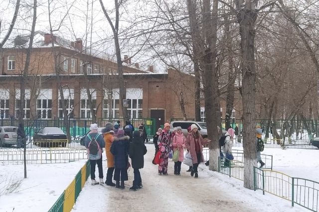 В Новосибирске эвакуировали несколько школ из-за сообщений о минировании