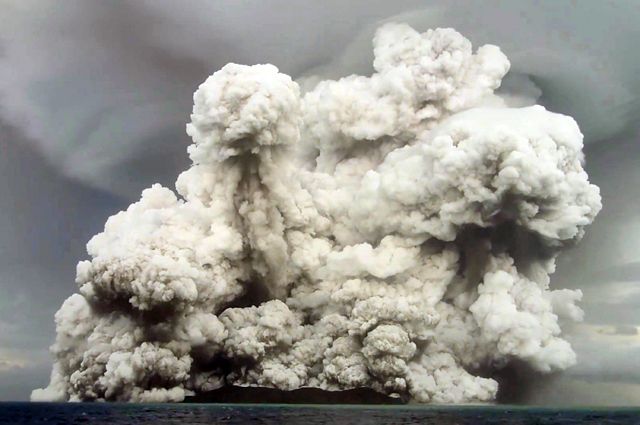 Извержение вулкана Хунга-Тонга-Хунга-Хаапай.