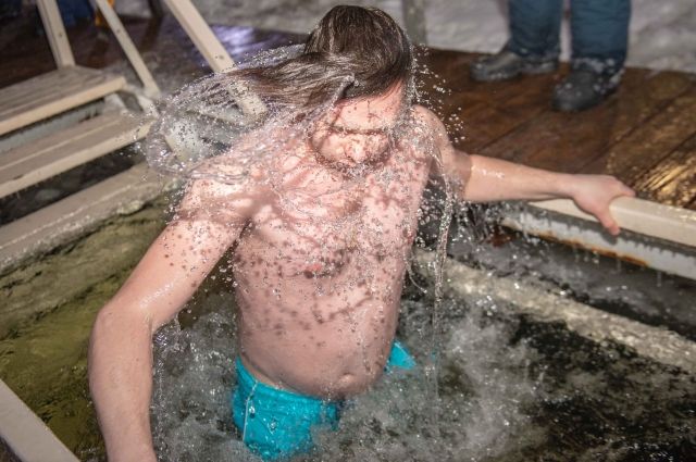 В крещенских купаниях в Чувашии приняли участие более 3,5 тыс. человек