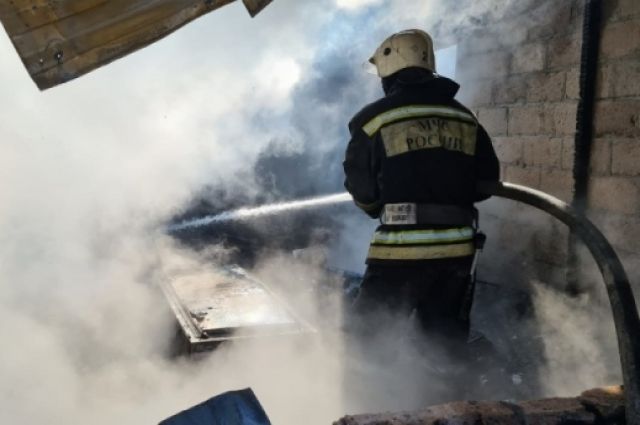 Женщина погибла на пожаре в садоводческом товариществе под Псковом