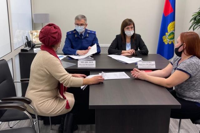Детский омбудсмен и прокурор Оренбуржья провели прием граждан.