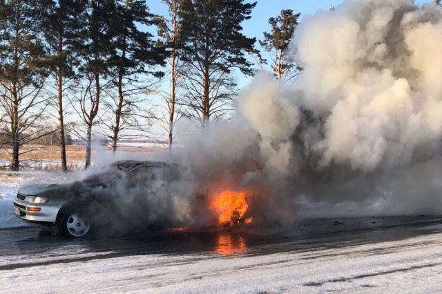 С начала января в Омской области в огне пострадали 12 машин