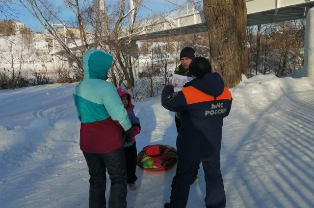 Оренбуржцев предупреждают об опасности на льду. 