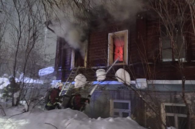 В центре Владимира 22 пожарных потушили многоквартирный дом на ул. Музейной