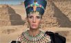 ДНК-тест показал, что мумия, известная как «Младшая дама», приходится сестрой Эхнатону (отцу Тота) и матерью Туттанхамону. Многие исследователи считают, что останки принадлежат Нефертити, великой царице Египта. Реконструкцию облика древней египетской мумии выполнили в Университете Бристоля (University of Bristol). Руководил процессом египтолог Эйден Додсон. Непосредственно ваяла палеохудожница Элизабет Дэйнс