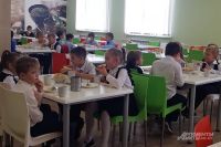 Оренбургских школьников планируют наделить правом оценивать завтраки и обеды в образовательных учреждениях. 