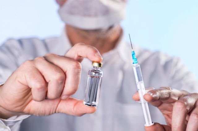 НИИ из Петербурга подал заявку на регистрацию новой вакцины от COVID
