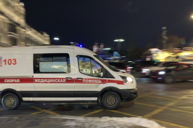 В больнице Ярославля умер выпавший с 7-го этажа мужчина