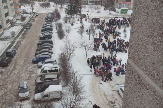 В Екатеринбурге вновь эвакуировали школу