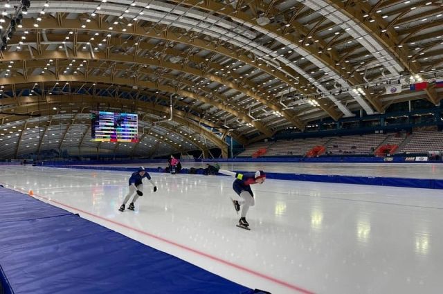В ледовом дворце «Кузбасс» прошёл турнир по конькобежному спорту